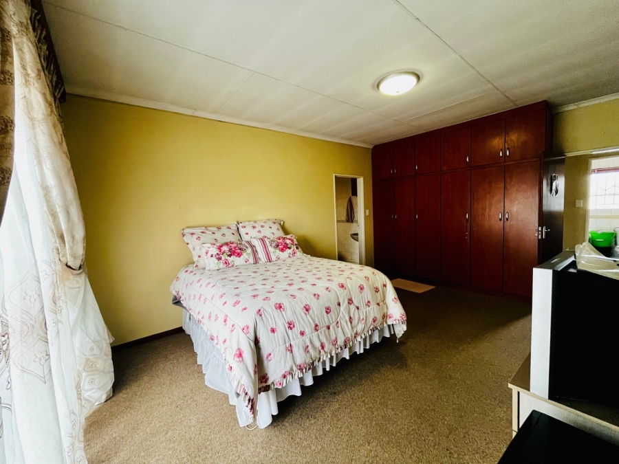 3 Bedroom Property for Sale in Universitas Ridge Free State